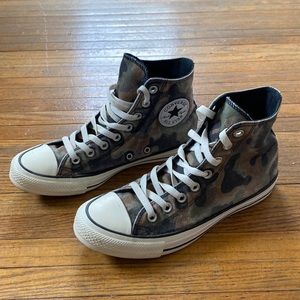 camo converse